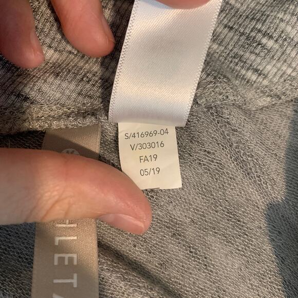 Athleta Cardigan Womens XS Extra Small Grey Nirvana Wear Two Ways Wrap Sweater - Picture 11 of 14